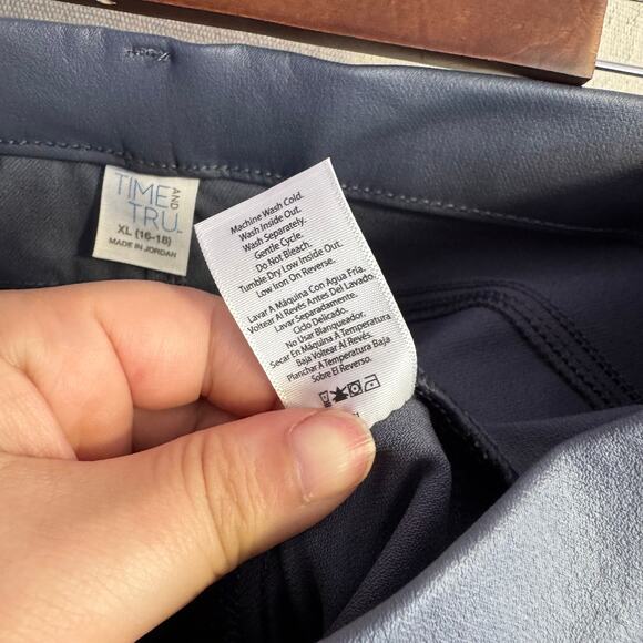 Time and Tru Women's Pants Size XL 16 18 Gray Faux Leather NWOT Leggings - Picture 7 of 11